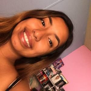 Meet your Posher, Dafne